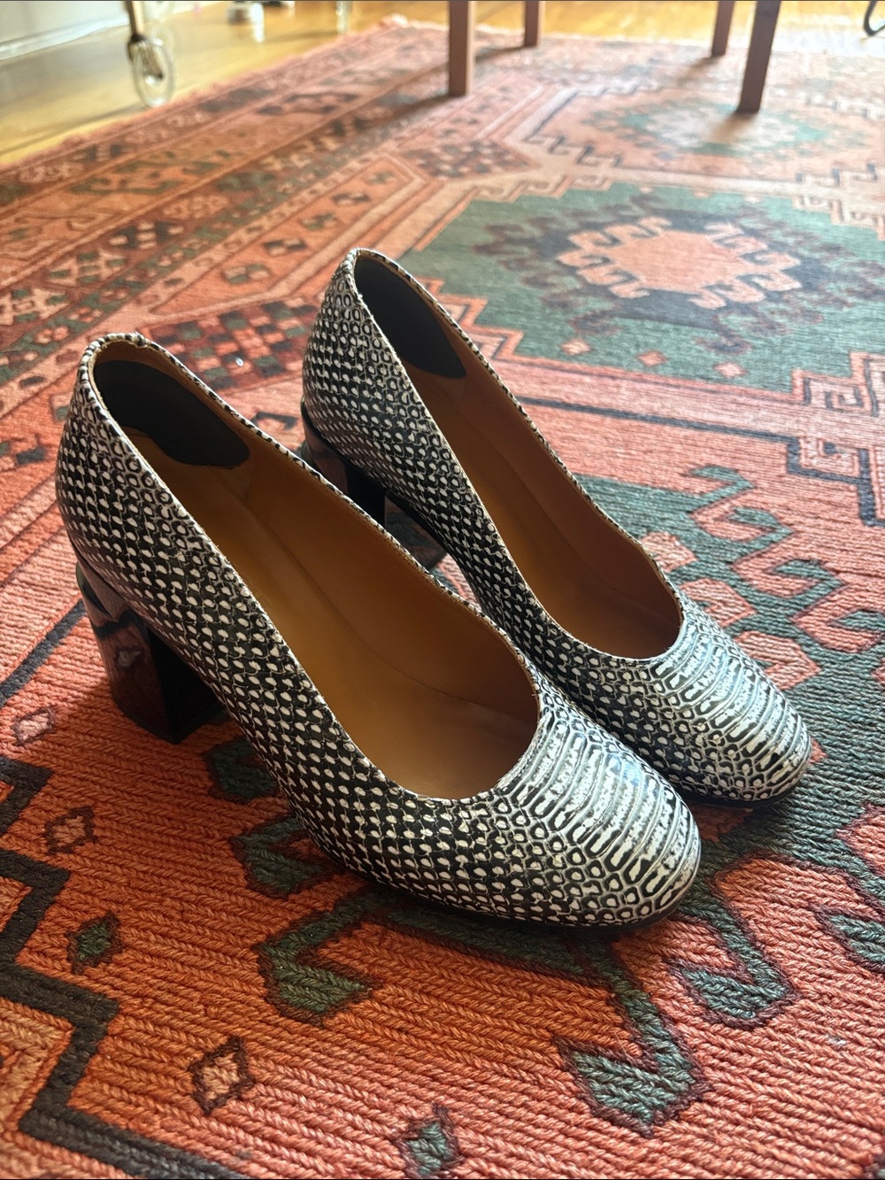 Clergerie Black & White Textured Block Heel Pumps - Women's